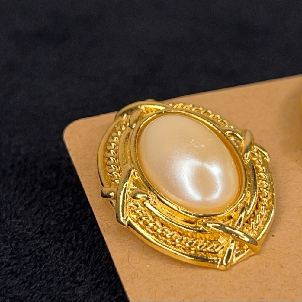 VINTAGE PEARL EARRINGS POST BACK GOLD IVORY WEDDING EVENT PARTY COCKTAIL GIFT - Picture 7 of 10
